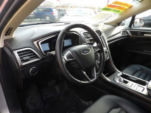Used 2020 Ford Fusion SEL image 7