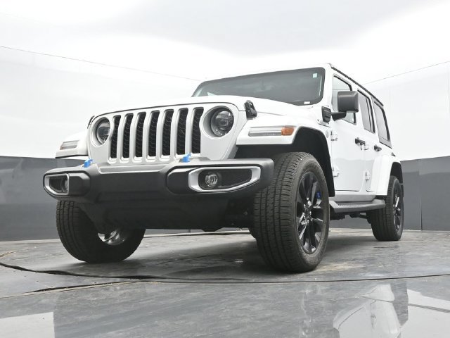 Used 2023 Jeep Wrangler Unlimited Sahara w/ Cold Weather Group AWD/4WD image 52