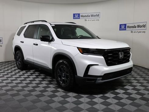 New 2025 Honda Pilot TrailSport image 1