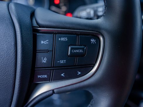 Used 2023 Lexus UX 250h FWD w/ Premium Package image 7