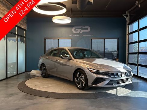 Used 2025 Hyundai Elantra Sport FWD image 1
