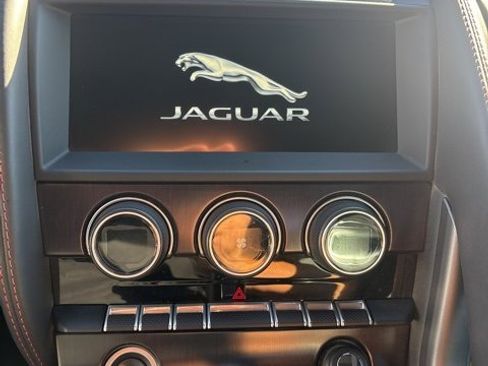 Used 2020 Jaguar F-TYPE Convertible image 9