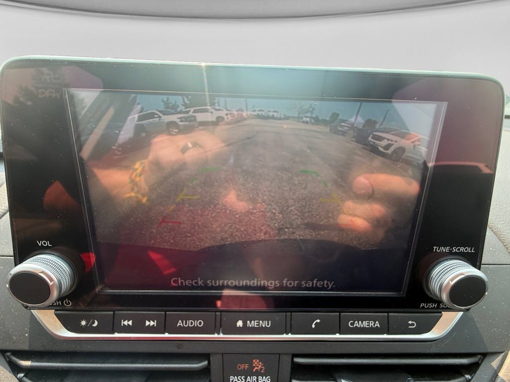 Used 2025 Nissan Altima 2.5 SV FWD image 29