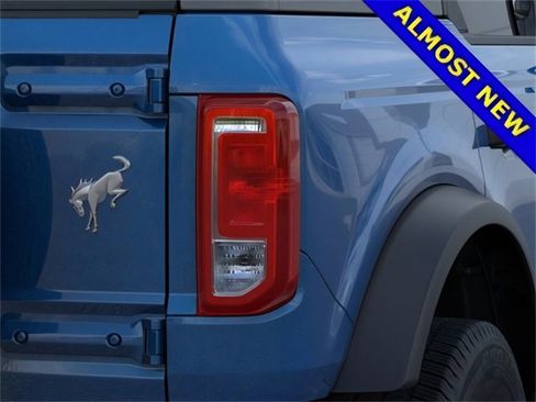 Used 2025 Ford Bronco Base image 23