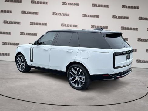 Used 2025 Land Rover Range Rover SE AWD/4WD image 3