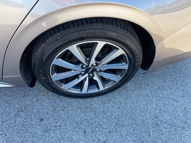 Used 2019 Lincoln Continental Premiere FWD image 15