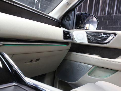 Used 2021 Lincoln Navigator Reserve w/ Luxury Package image 62