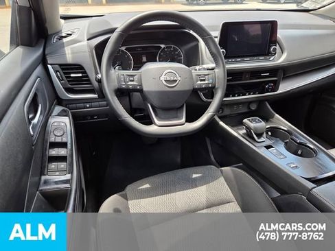 Used 2025 Nissan Rogue SV FWD image 20