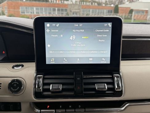 Used 2019 Lincoln Navigator Reserve image 31