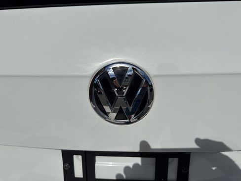 Used 2021 Volkswagen Tiguan SE R-Line image 40