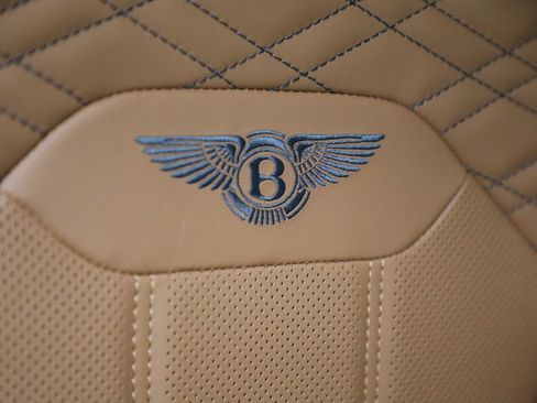 New 2026 Bentley Bentayga AWD/4WD image 29