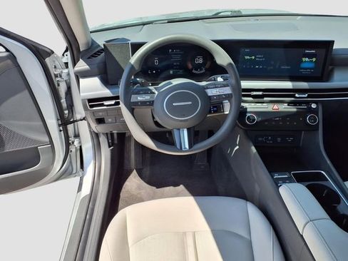 Used 2025 Hyundai Sonata SEL FWD image 14