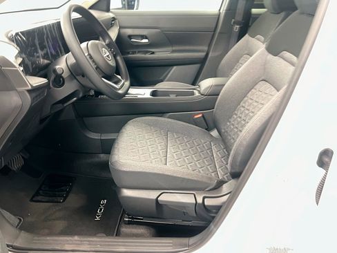 New 2025 Nissan Kicks SV w/ Charging Package image 17