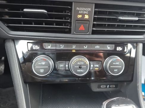 Used 2022 Volkswagen Jetta SE image 28