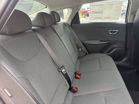 New 2025 Kia K4 LXS image 11