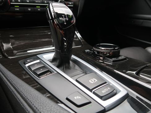 Used 2014 BMW 550i Sedan RWD image 23