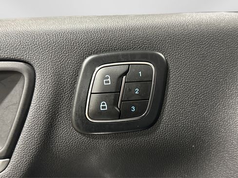 Used 2025 Ford Escape Platinum AWD/4WD image 16