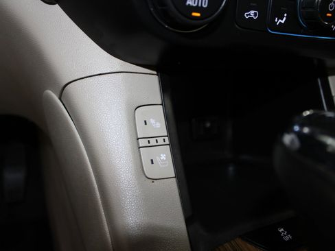 Used 2017 GMC Acadia Denali w/ Technology Package AWD/4WD image 19