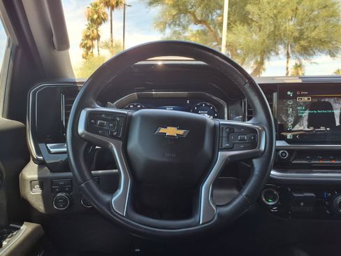 Used 2023 Chevrolet Silverado 1500 LTZ AWD/4WD image 18