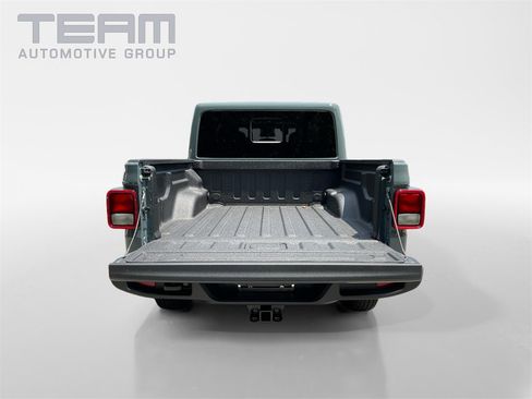 New 2025 Jeep Gladiator Sport image 13