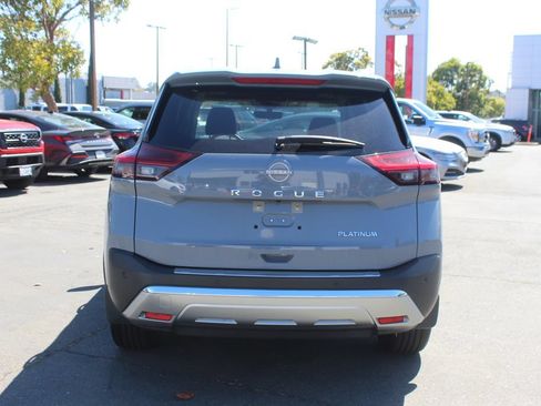 Used 2023 Nissan Rogue Platinum w/ Platinum Premium Package FWD image 8