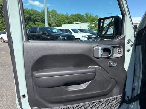 Used 2023 Jeep Wrangler Unlimited w/ Cold Weather Group AWD/4WD image 31