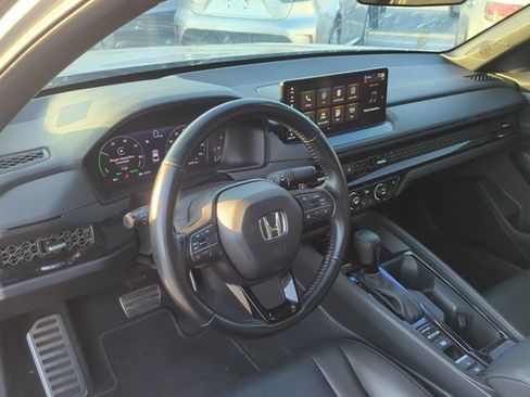 Used 2025 Honda Accord Sport image 9