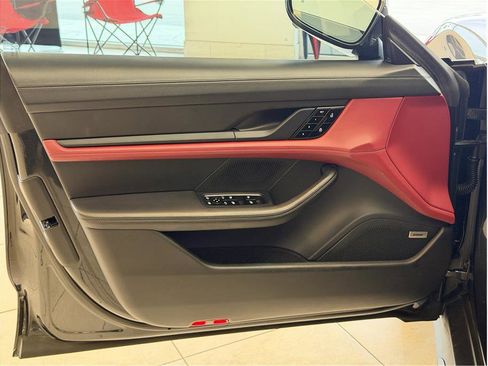 Used 2020 Porsche Taycan AWD/4WD image 10