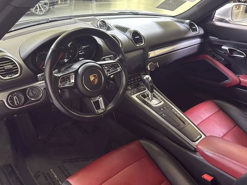 Used 2018 Porsche 718 Cayman image 12