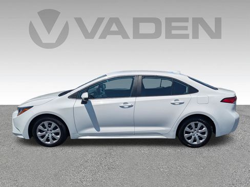 Used 2025 Toyota Corolla LE FWD image 25