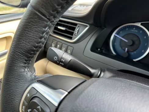 Used 2017 Toyota Camry XLE image 24