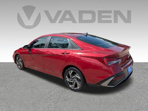 Used 2024 Hyundai Elantra SEL w/ Convenience Package FWD image 28