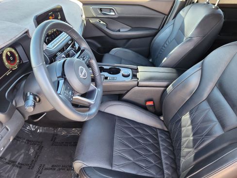 Used 2023 Nissan Rogue Platinum w/ Platinum Premium Package image 9