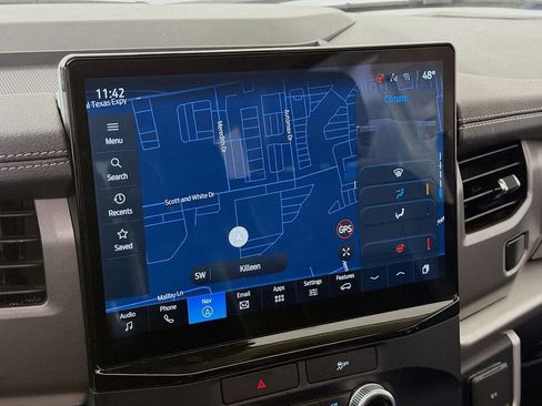 Used 2022 Ford Expedition XLT image 18