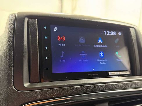 Used 2017 Dodge Grand Caravan SE FWD image 18