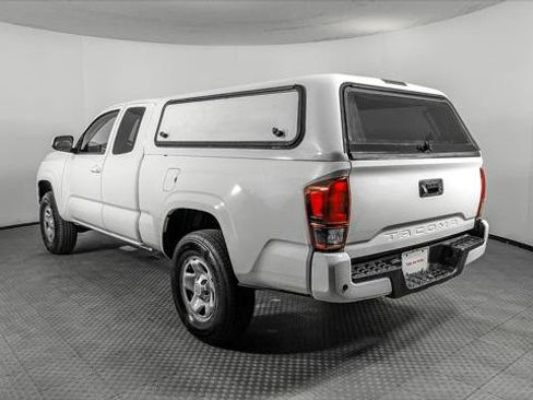 Used 2021 Toyota Tacoma SR RWD image 4