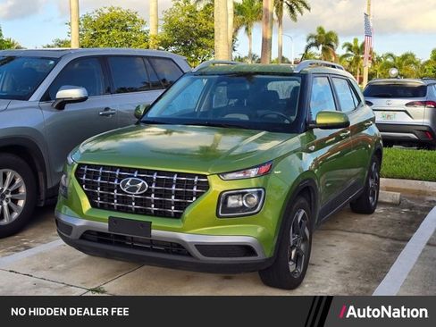 Used 2024 Hyundai Venue SEL FWD image 1