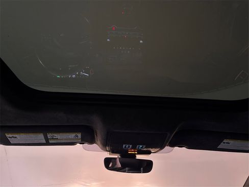 Used 2020 Jaguar F-PACE Premium image 18