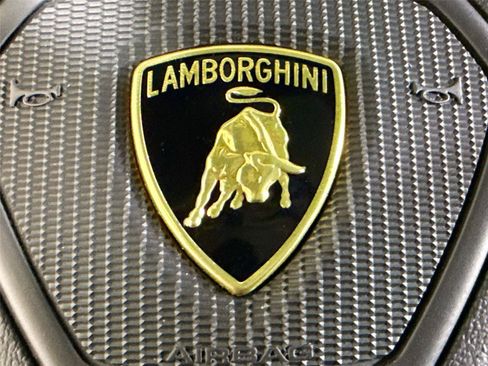 Used 2020 Lamborghini Urus AWD/4WD image 40