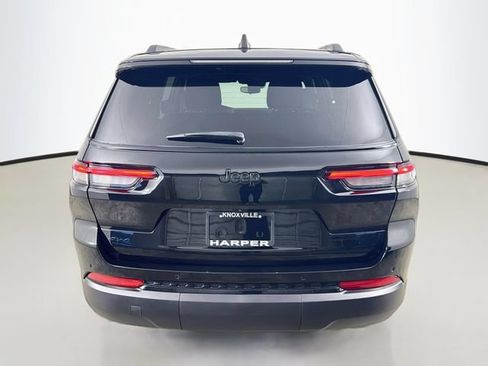Used 2024 Jeep Grand Cherokee L Altitude AWD/4WD image 8