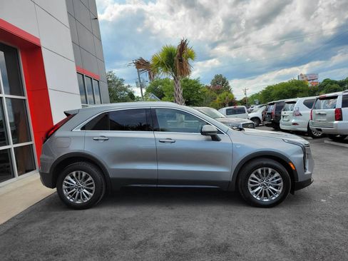 Used 2025 Cadillac XT4 Premium Luxury FWD image 8