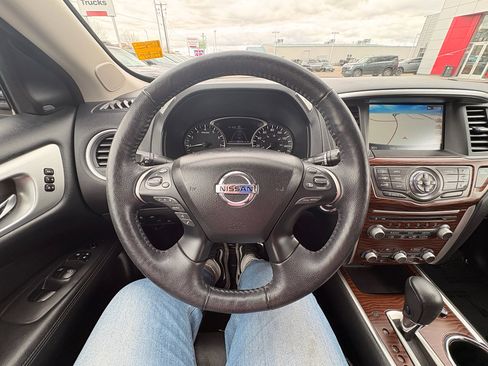 Used 2020 Nissan Pathfinder Platinum AWD/4WD image 20