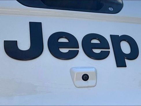Used 2023 Jeep Gladiator Sport AWD/4WD image 25
