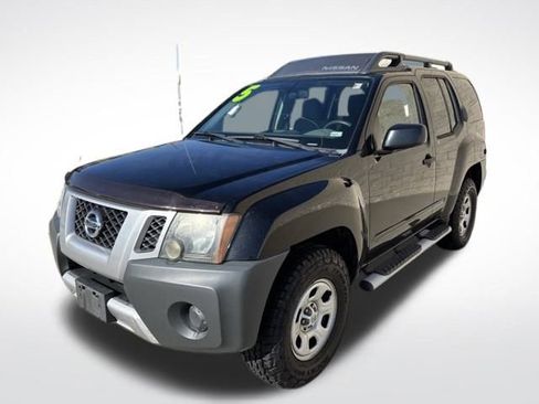 Used 2015 Nissan Xterra X image 2