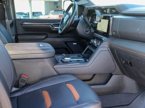 Used 2024 GMC Sierra 2500 AT4 w/ Snow Plow Prep/Camper Package image 17