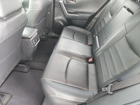 Used 2020 Toyota RAV4 Limited AWD/4WD image 30