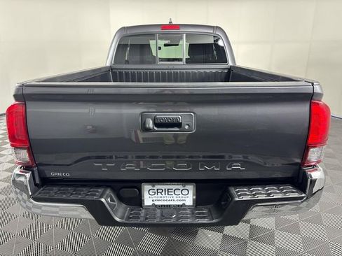 Used 2022 Toyota Tacoma SR5 RWD image 7