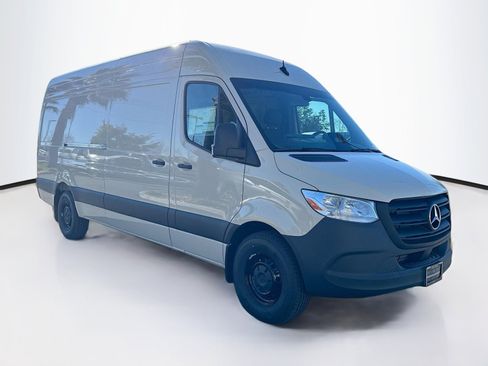 New 2025 Mercedes-Benz Sprinter 2500 image 3