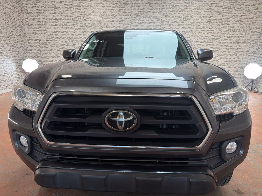 Used 2021 Toyota Tacoma SR5 RWD image 2