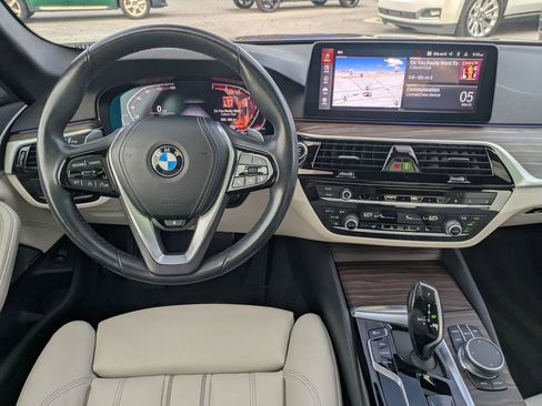 Used 2021 BMW 530i xDrive 530i xDrive w/ Premium Package image 22